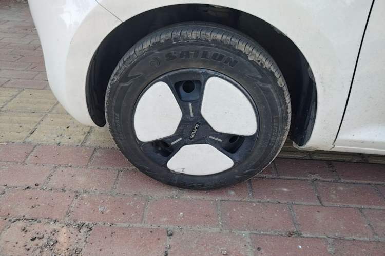 Used CHANGAN NEVO Lumin 2022 155 km – Refreshingly Sweet Edition Left Front Wheel Hub