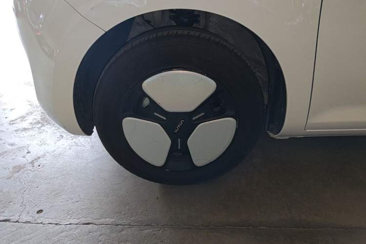 Used CHANGAN NEVO Lumin 2022 155 km – Refreshingly Sweet Edition Left Front Wheel Hub