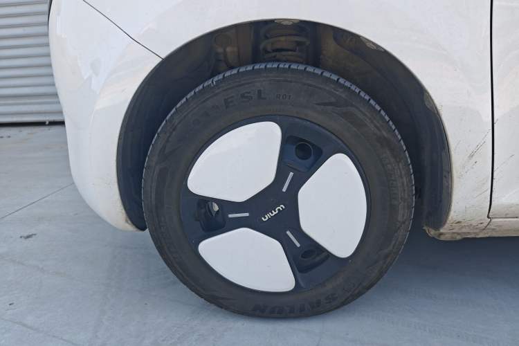 Used CHANGAN NEVO Lumin 2022 155 km – Refreshingly Sweet Edition Left Front Wheel Hub