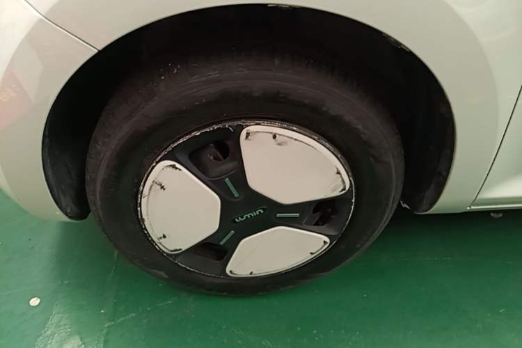 Used CHANGAN NEVO Lumin 2022 155 km – Refreshingly Sweet Edition Left Front Wheel Hub