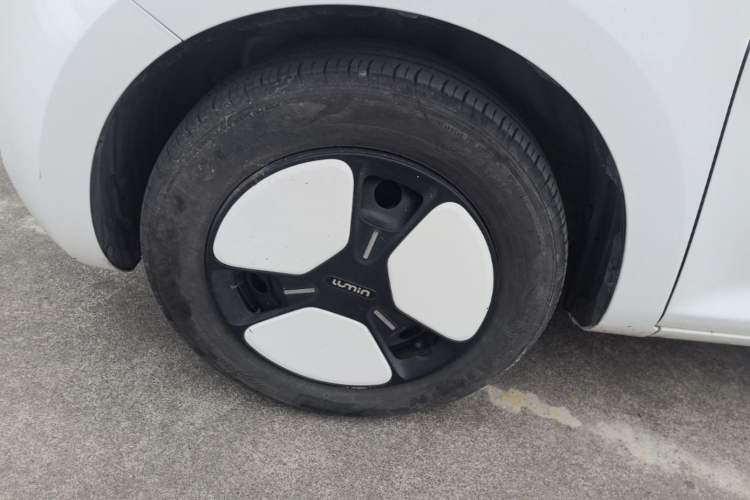 Used CHANGAN NEVO Lumin 2022 155 km – Refreshingly Sweet Edition Left Front Wheel Hub