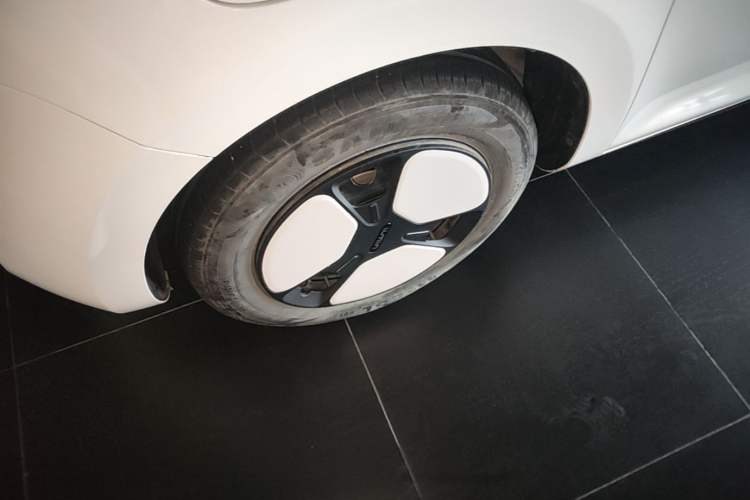 Used CHANGAN NEVO Lumin 2022 210km Sweet Edition Left Front Wheel Hub