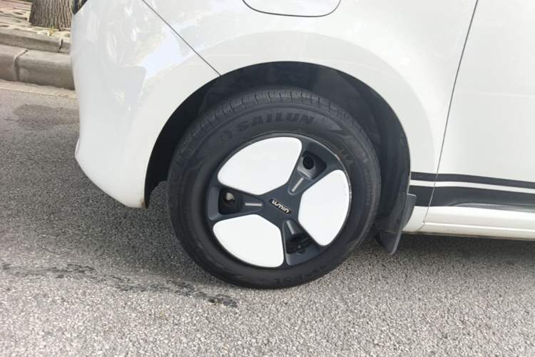 Used CHANGAN NEVO Lumin 2022 155 km – Refreshingly Sweet Edition Left Front Wheel Hub