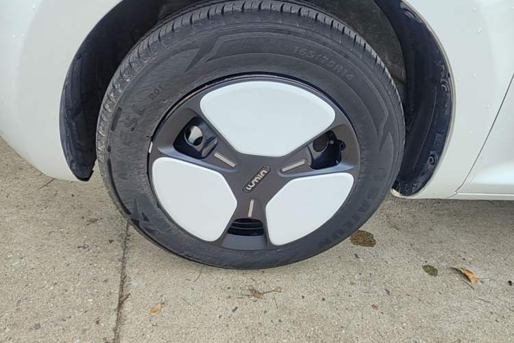 Used CHANGAN NEVO Lumin 2022 155 km – Refreshingly Sweet Edition Left Front Wheel Hub