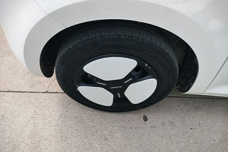 Used CHANGAN NEVO Lumin 2022 210km Sweet Edition Left Front Wheel Hub