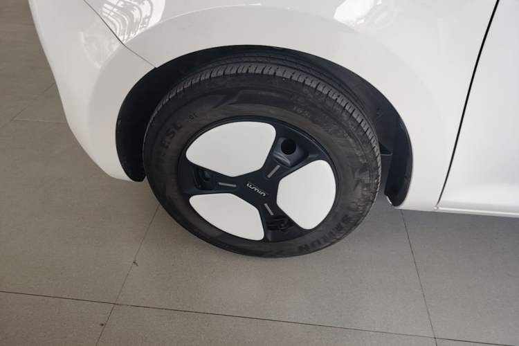Used CHANGAN NEVO Lumin 2022 155 km – Refreshingly Sweet Edition Left Front Wheel Hub