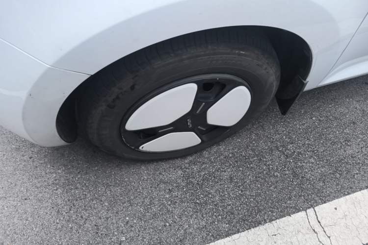 Used CHANGAN NEVO Lumin 2022 210km Sweet Edition Left Front Wheel Hub