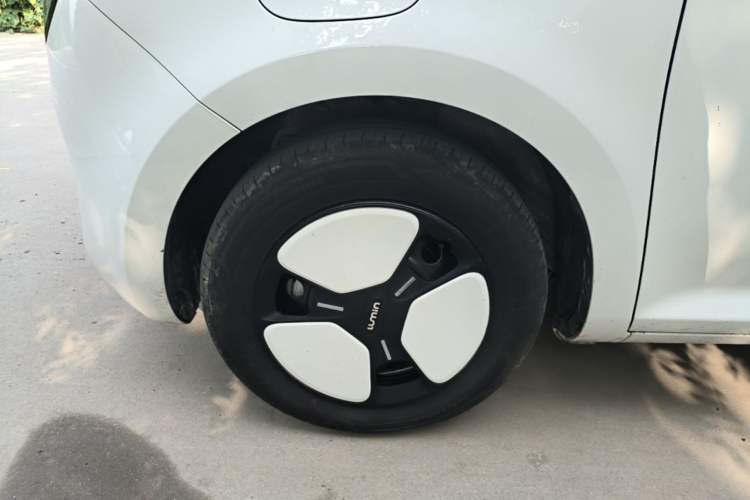 Used CHANGAN NEVO Lumin 2022 155 km – Refreshingly Sweet Edition Left Front Wheel Hub