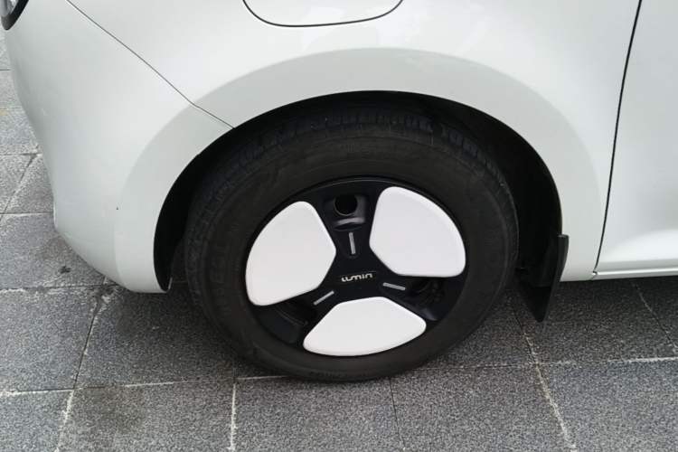 Used CHANGAN NEVO Lumin 2022 155 km – Refreshingly Sweet Edition Left Front Wheel Hub