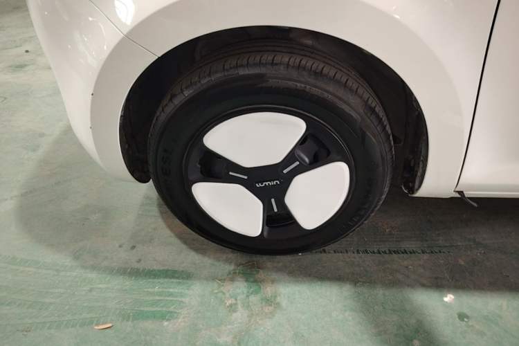 Used CHANGAN NEVO Lumin 2022 155 km – Refreshingly Sweet Edition Left Front Wheel Hub