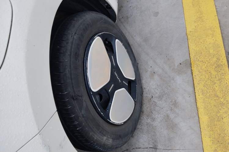 Used CHANGAN NEVO Lumin 2022 210km Sweet Edition Left Front Wheel Hub