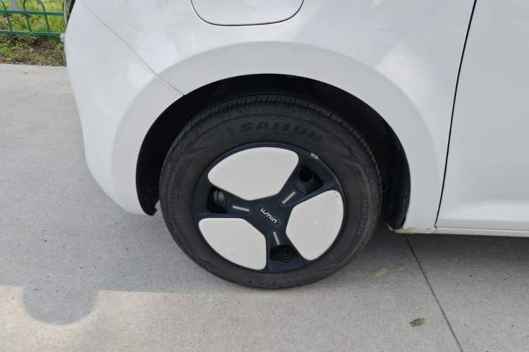 Used CHANGAN NEVO Lumin 2022 155 km – Refreshingly Sweet Edition Left Front Wheel Hub