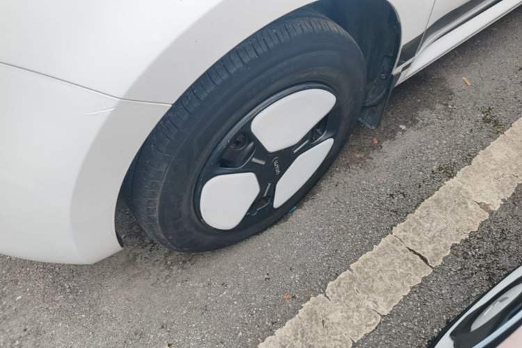 Used CHANGAN NEVO Lumin 2022 155 km – Refreshingly Sweet Edition Left Front Wheel Hub