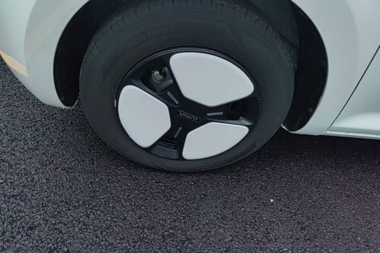 Used CHANGAN NEVO Lumin 2022 210km Sweet Edition Left Front Wheel Hub