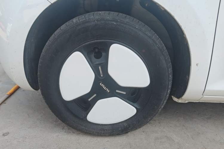 Used CHANGAN NEVO Lumin 2022 155 km – Refreshingly Sweet Edition Left Front Wheel Hub