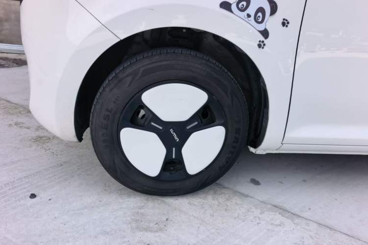 Used CHANGAN NEVO Lumin 2022 155 km – Refreshingly Sweet Edition Left Front Wheel Hub
