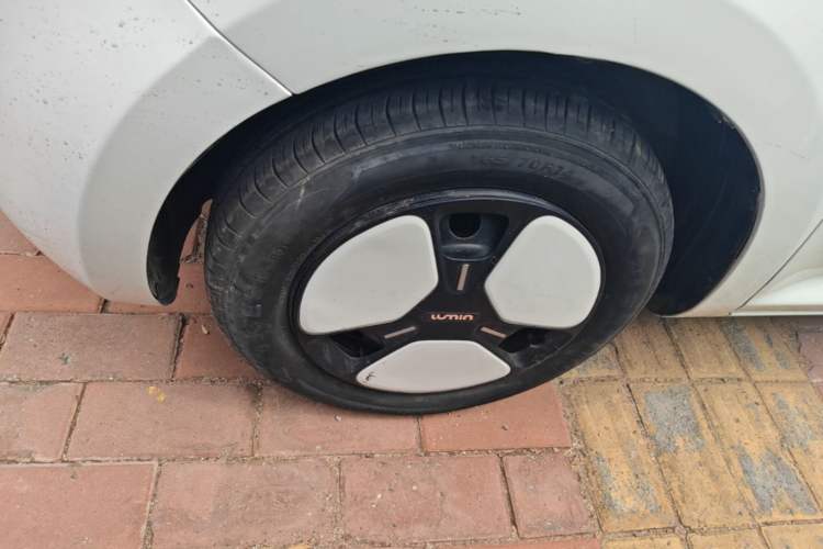 Used CHANGAN NEVO Lumin 2022 155 km – Refreshingly Sweet Edition Left Front Wheel Hub