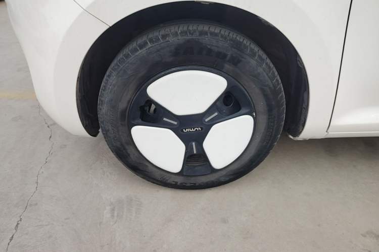Used CHANGAN NEVO Lumin 2022 155 km – Refreshingly Sweet Edition Left Front Wheel Hub
