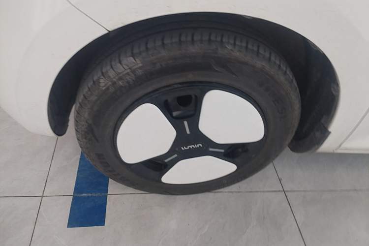 Used CHANGAN NEVO Lumin 2022 155 km – Refreshingly Sweet Edition Left Front Wheel Hub