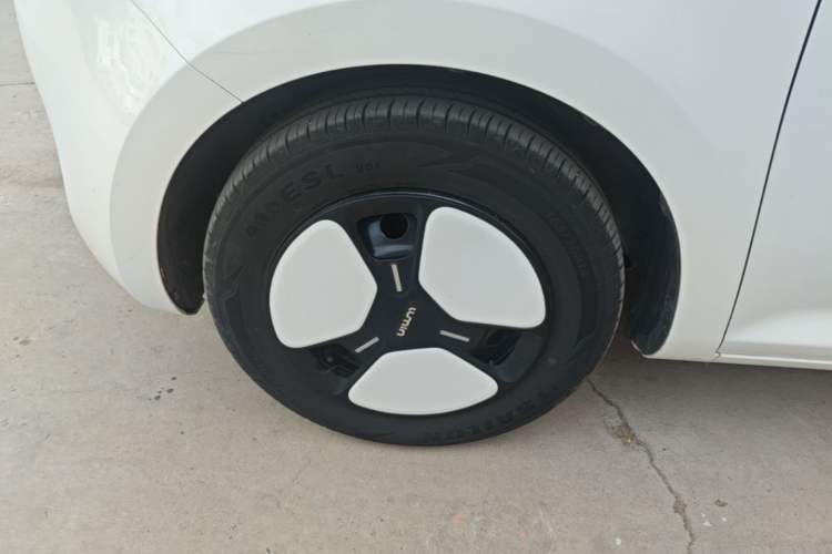 Used CHANGAN NEVO Lumin 2022 210km Sweet Edition Left Front Wheel Hub