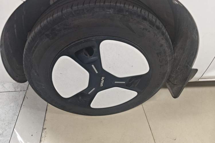 Used CHANGAN NEVO Lumin 2022 210km Sweet Edition Left Front Wheel Hub