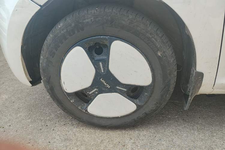 Used CHANGAN NEVO Lumin 2022 155 km – Refreshingly Sweet Edition Left Front Wheel Hub