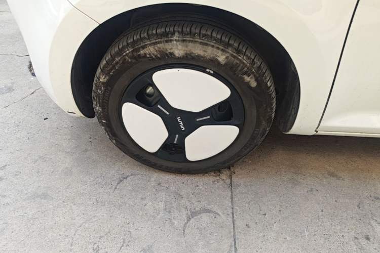 Used CHANGAN NEVO Lumin 2022 301km Honey-Sweet Version Left Front Wheel Hub