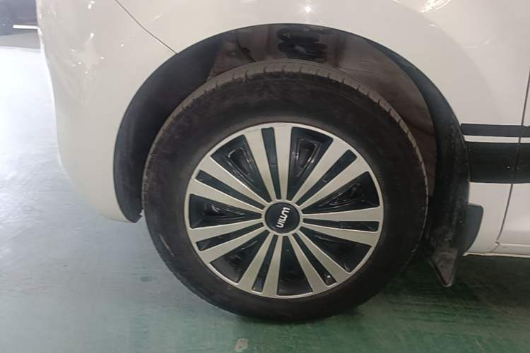 Used CHANGAN NEVO Lumin 2022 210km Sweet Edition Left Front Wheel Hub