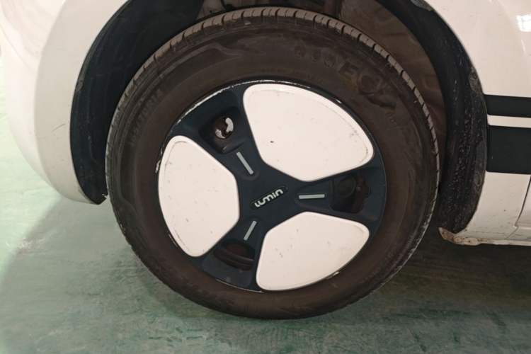 Used CHANGAN NEVO Lumin 2022 155 km – Refreshingly Sweet Edition Left Front Wheel Hub
