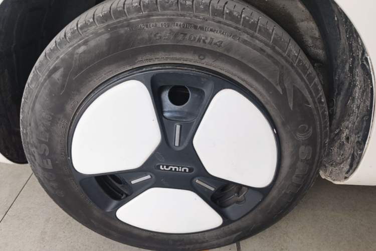 Used CHANGAN NEVO Lumin 2022 155 km – Refreshingly Sweet Edition Left Front Wheel Hub