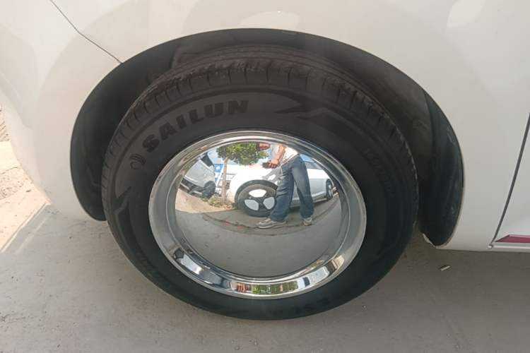 Used CHANGAN NEVO Lumin 2022 155 km – Refreshingly Sweet Edition Left Front Wheel Hub