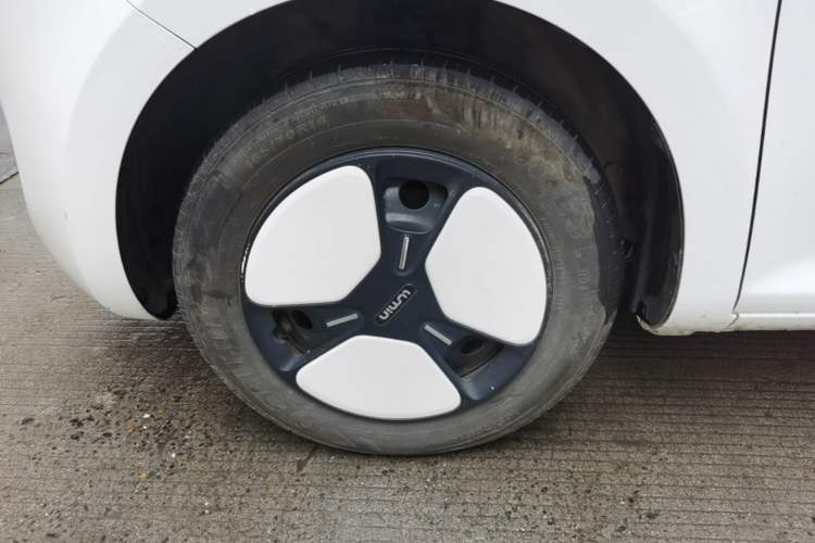 Used CHANGAN NEVO Lumin 2022 155 km – Refreshingly Sweet Edition Left Front Wheel Hub