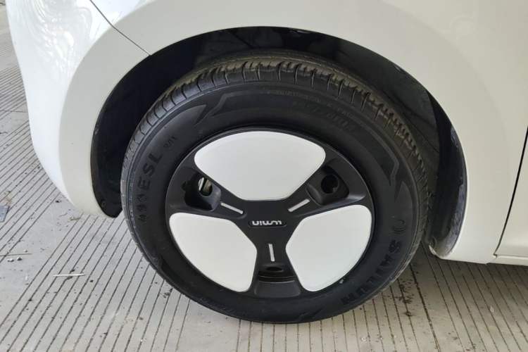 Used CHANGAN NEVO Lumin 2022 210km Sweet Edition Left Front Wheel Hub