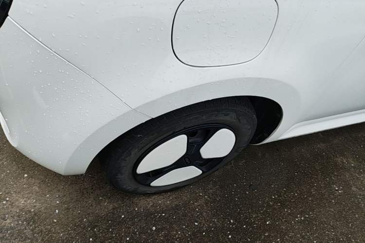 Used CHANGAN NEVO Lumin 2022 210km Sweet Edition Left Front Wheel Hub