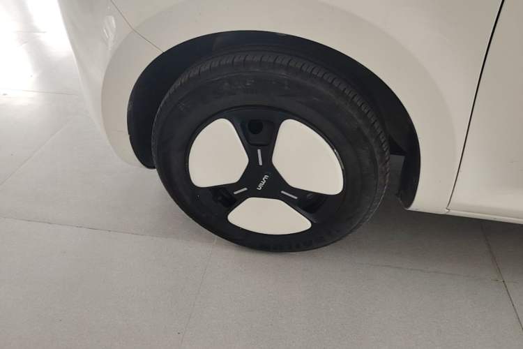 Used CHANGAN NEVO Lumin 2022 210km Sweet Edition Left Front Wheel Hub