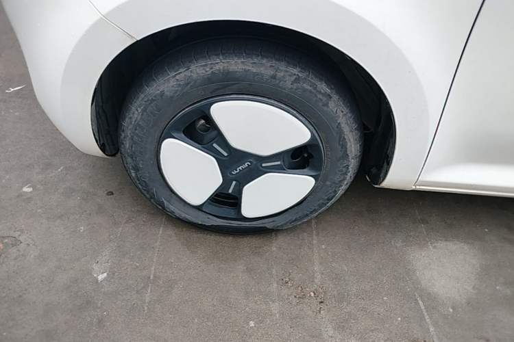 Used CHANGAN NEVO Lumin 2022 210km Sweet Edition Left Front Wheel Hub