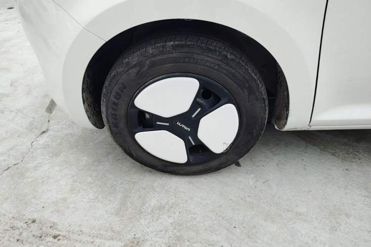 Used CHANGAN NEVO Lumin 2022 155 km – Refreshingly Sweet Edition Left Front Wheel Hub