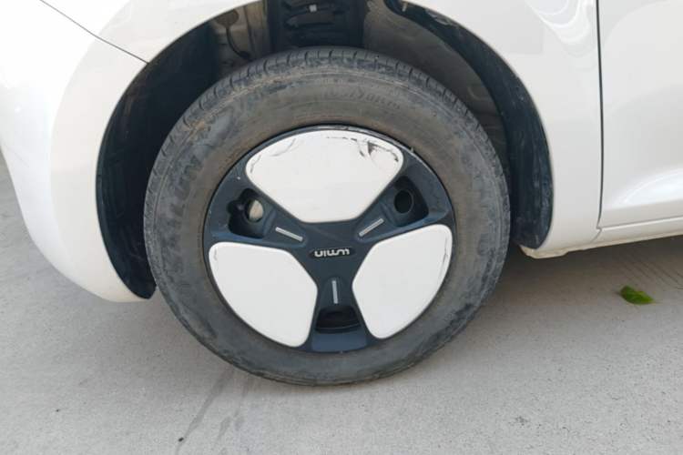 Used CHANGAN NEVO Lumin 2022 155 km – Refreshingly Sweet Edition Left Front Wheel Hub
