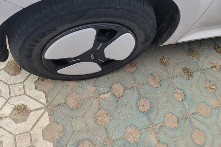 Used CHANGAN NEVO Lumin 2022 210km Sweet Edition Left Front Wheel Hub