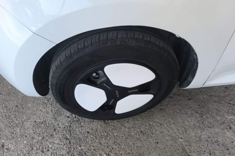 Used CHANGAN NEVO Lumin 2022 155 km – Refreshingly Sweet Edition Left Front Wheel Hub