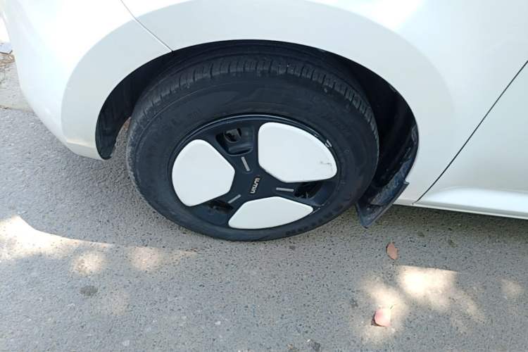 Used CHANGAN NEVO Lumin 2022 210km Sweet Edition Left Front Wheel Hub