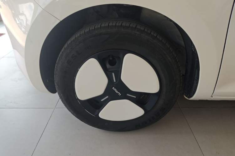 Used CHANGAN NEVO Lumin 2022 155 km – Refreshingly Sweet Edition Left Front Wheel Hub