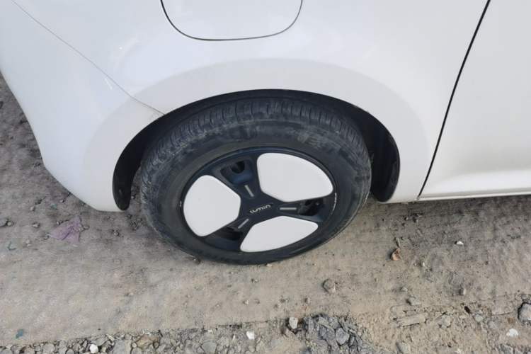 Used CHANGAN NEVO Lumin 2022 155 km – Refreshingly Sweet Edition Left Front Wheel Hub
