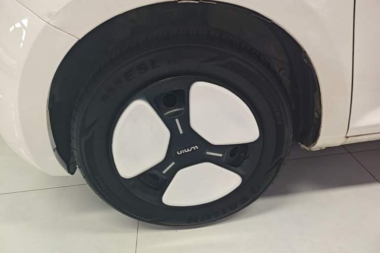 Used CHANGAN NEVO Lumin 2022 155 km – Refreshingly Sweet Edition Left Front Wheel Hub