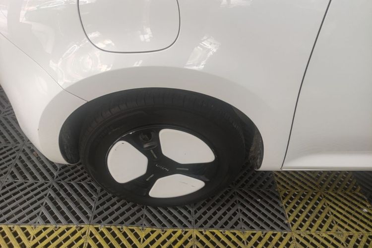 Used CHANGAN NEVO Lumin 2022 155 km – Refreshingly Sweet Edition Left Front Wheel Hub
