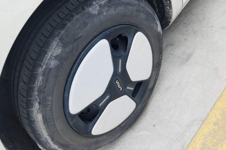 Used CHANGAN NEVO Lumin 2022 210km Sweet Edition Left Front Wheel Hub