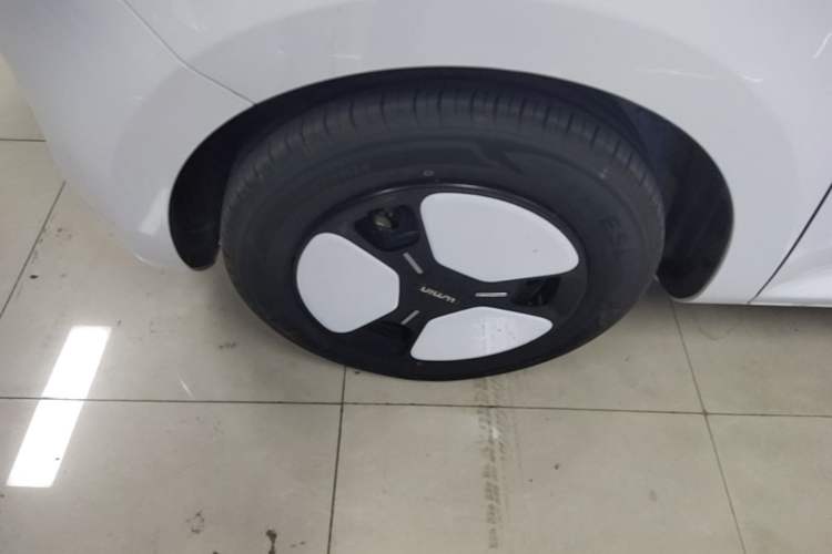 Used CHANGAN NEVO Lumin 2022 210km Sweet Edition Left Front Wheel Hub