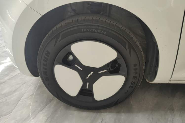 Used CHANGAN NEVO Lumin 2022 155 km – Refreshingly Sweet Edition Left Front Wheel Hub