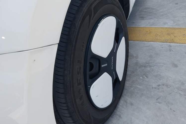 Used CHANGAN NEVO Lumin 2022 210km Sweet Edition Left Front Wheel Hub