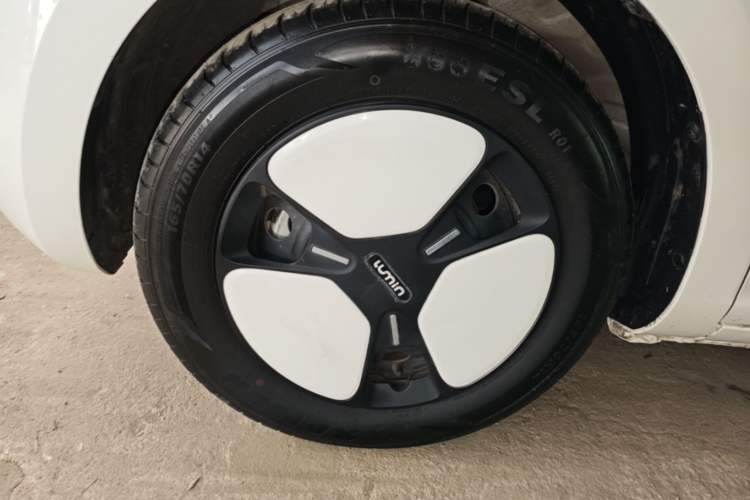 Used CHANGAN NEVO Lumin 2022 155 km – Refreshingly Sweet Edition Left Front Wheel Hub